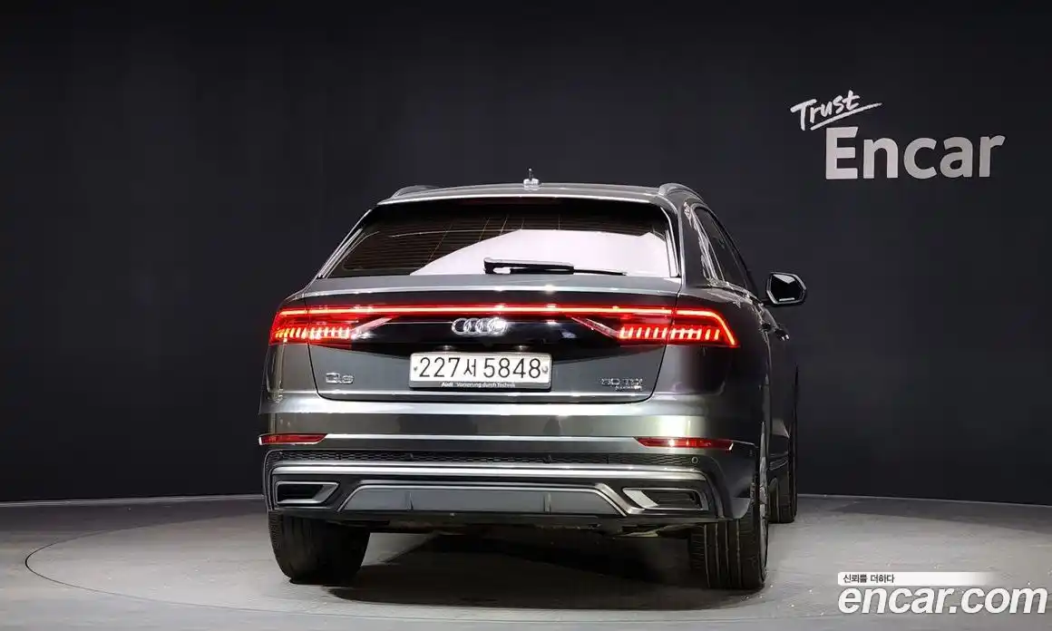 Audi Q8 2020 3.0 гидро в Москве № 212511, фото 4