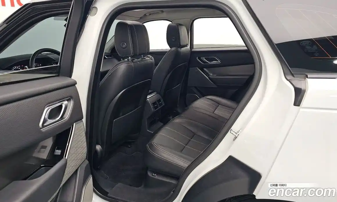 Land Rover Range-Rover Velar 2017 2.0 гидро в Москве № 213608, фото 12