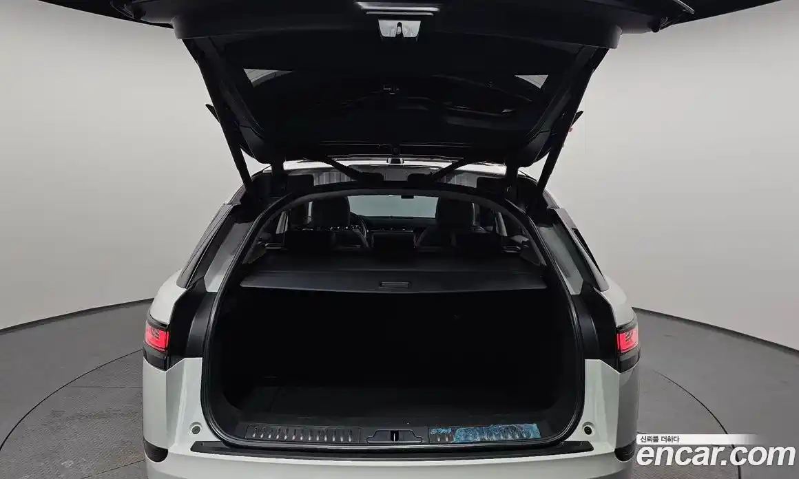 Land Rover Range-Rover Velar 2017 2.0 гидро в Москве № 213608, фото 20