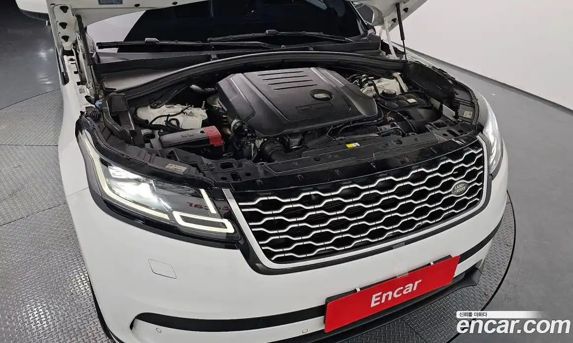 Land Rover Range-Rover Velar 2017 2.0 гидро в Москве № 213608, фото 6