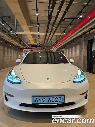 Tesla Model 3, 2022