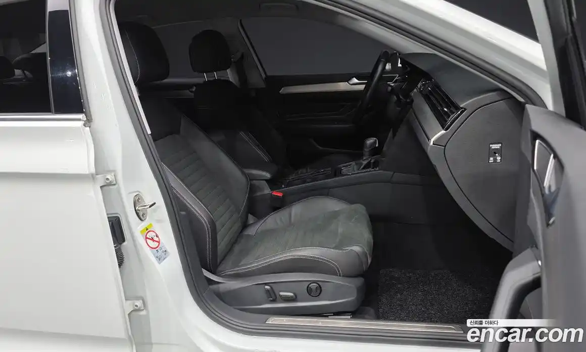 Volkswagen Passat 2022 2.0 гидро в Москве № 214927, фото 11