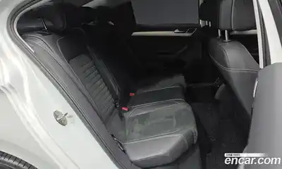 Volkswagen Passat 2022 2.0 гидро в Москве № 214927, миниатюра 12