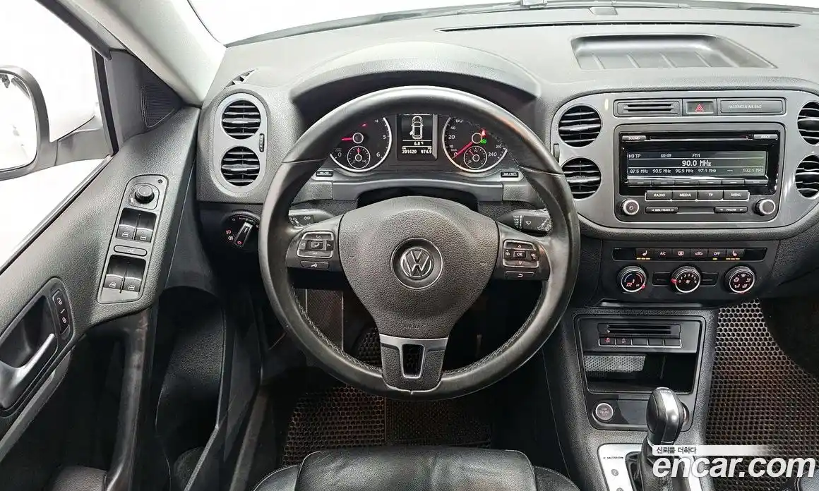 Volkswagen Tiguan 2015 2.0 гидро в Москве № 215328, фото 13