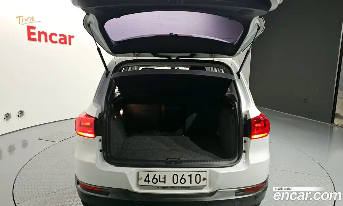 Volkswagen Tiguan 2015 2.0 гидро в Москве № 215328, фото 19