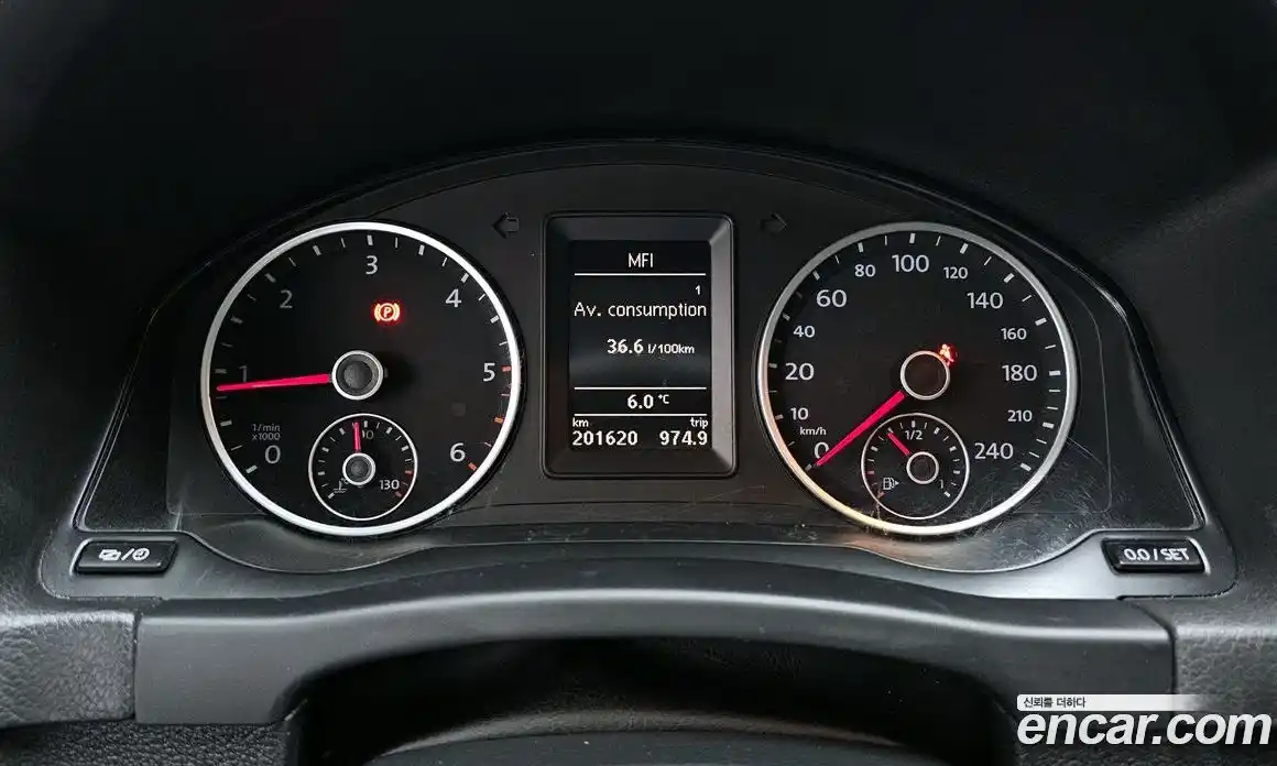 Volkswagen Tiguan 2015 2.0 гидро в Москве № 215328, фото 8