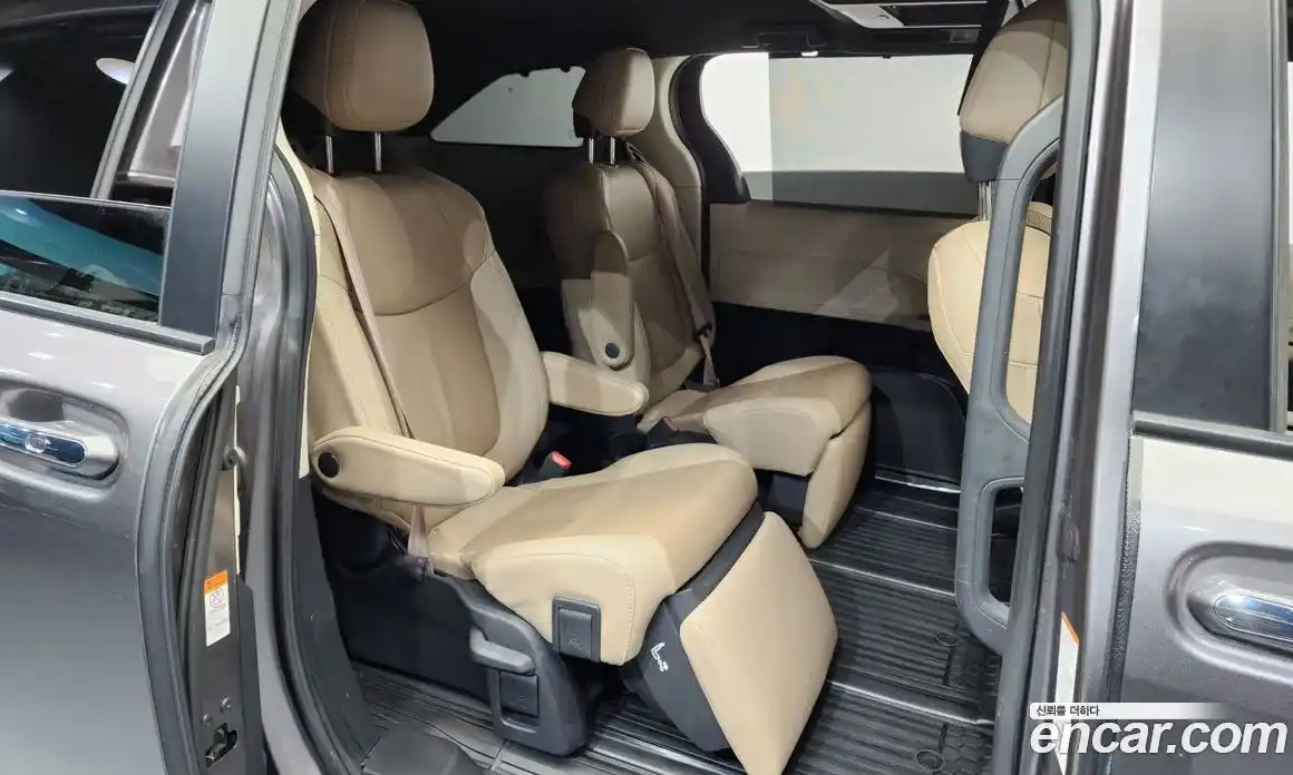 Toyota Sienna 2021 2.5 гидро в Москве № 215520, фото 12