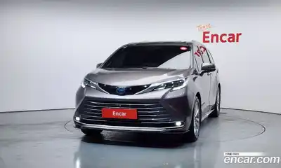 Toyota Sienna 2021 2.5 гидро в Москве № 215520, миниатюра 3