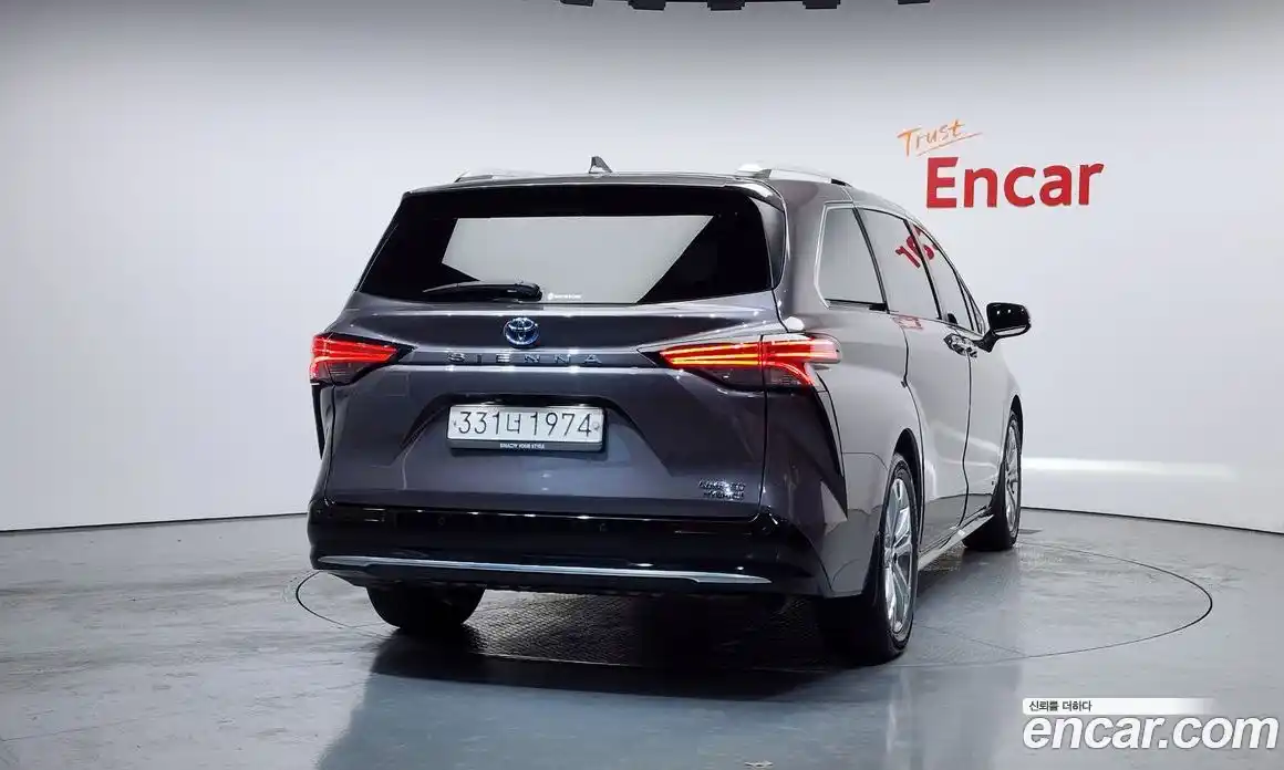 Toyota Sienna 2021 2.5 гидро в Москве № 215520, фото 4