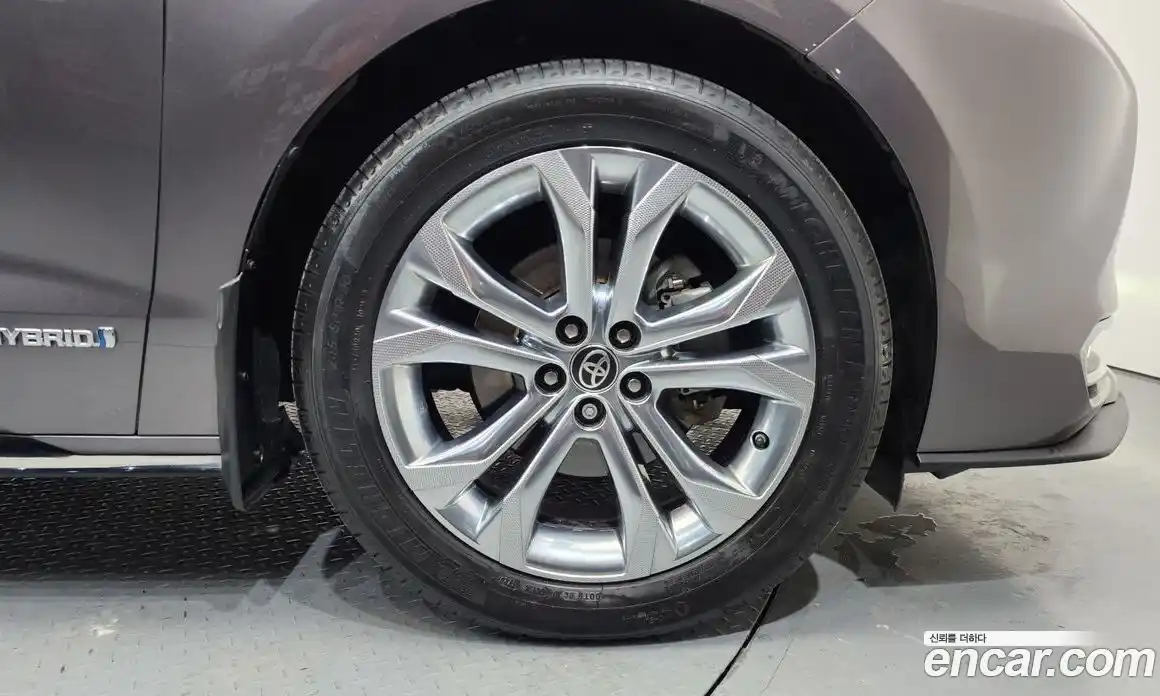 Toyota Sienna 2021 2.5 гидро в Москве № 215520, фото 5