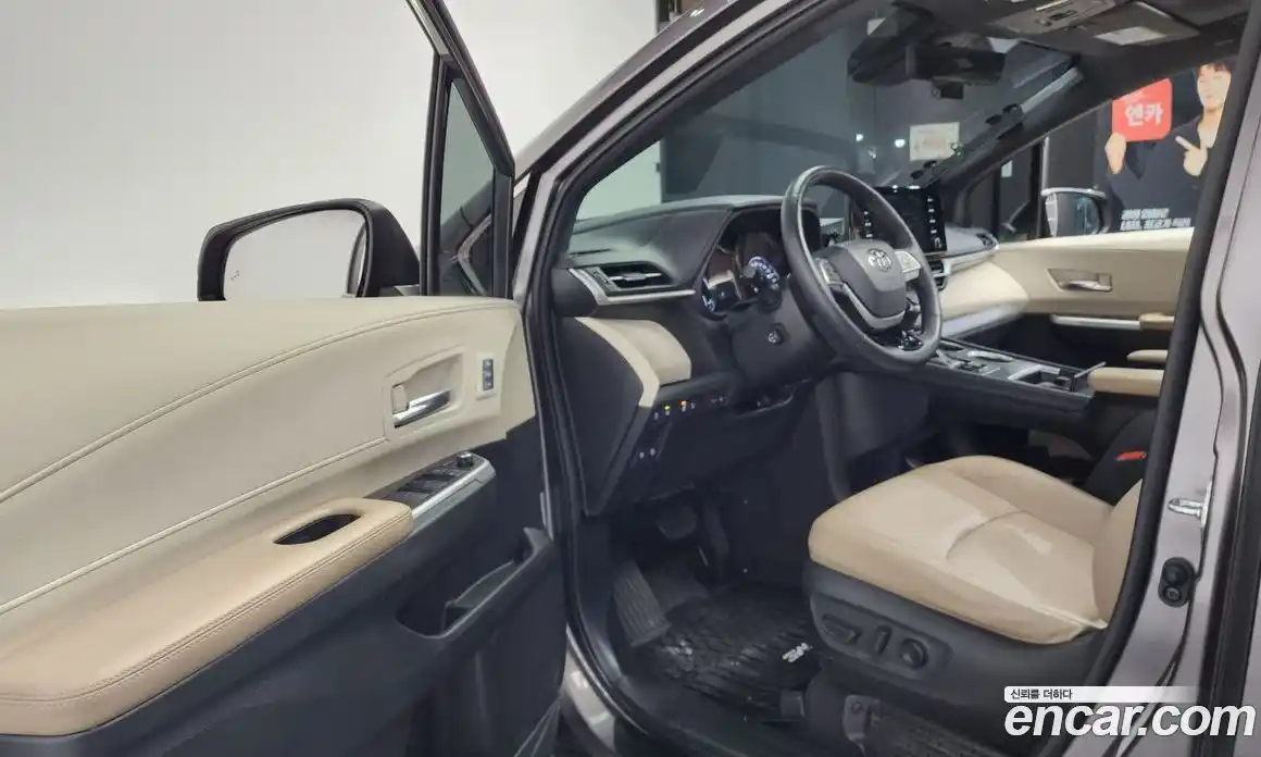 Toyota Sienna 2021 2.5 гидро в Москве № 215520, фото 10