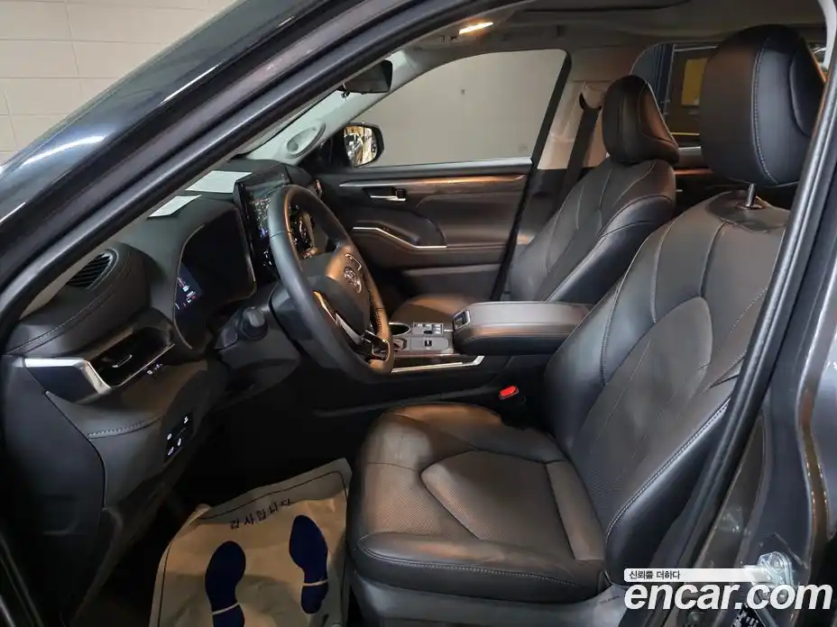 Toyota Highlander 2023 2.5 гидро в Москве № 215623, фото 14