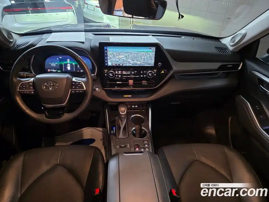 Toyota Highlander 2023 2.5 гидро в Москве № 215623, фото 17