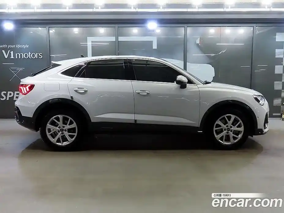 Audi Q3 2024 2.0 гидро в Москве № 230270, фото 3