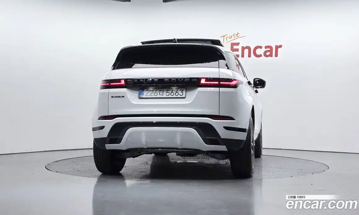 Land Rover Range-Rover Evoque 2025 2.0 гидро в Москве № 231147, фото 4