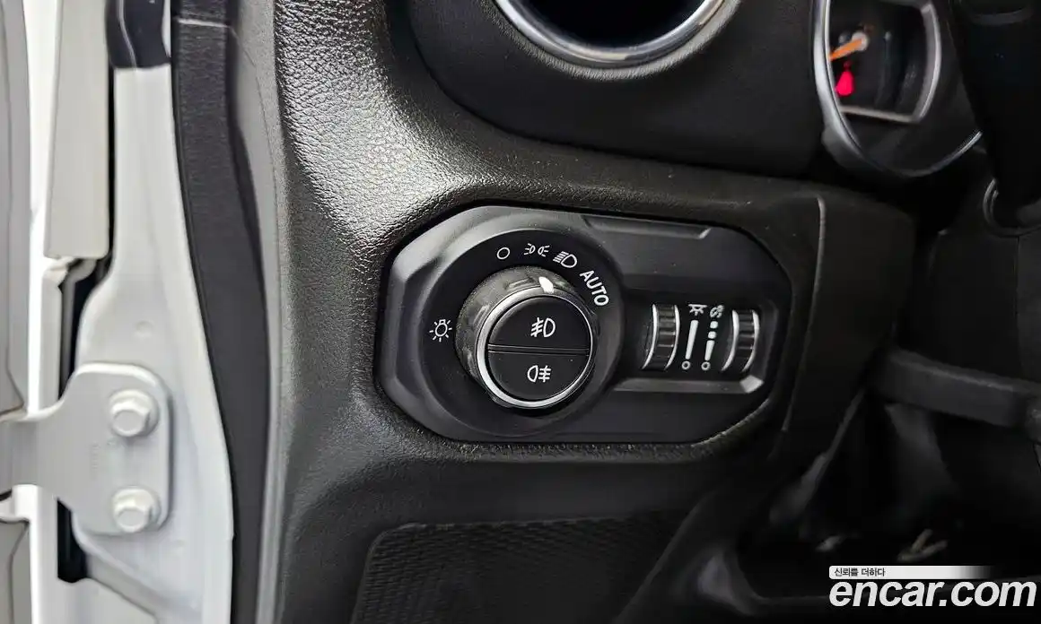 Jeep Wrangler 2023 2.0 гидро в Москве № 232498, фото 17