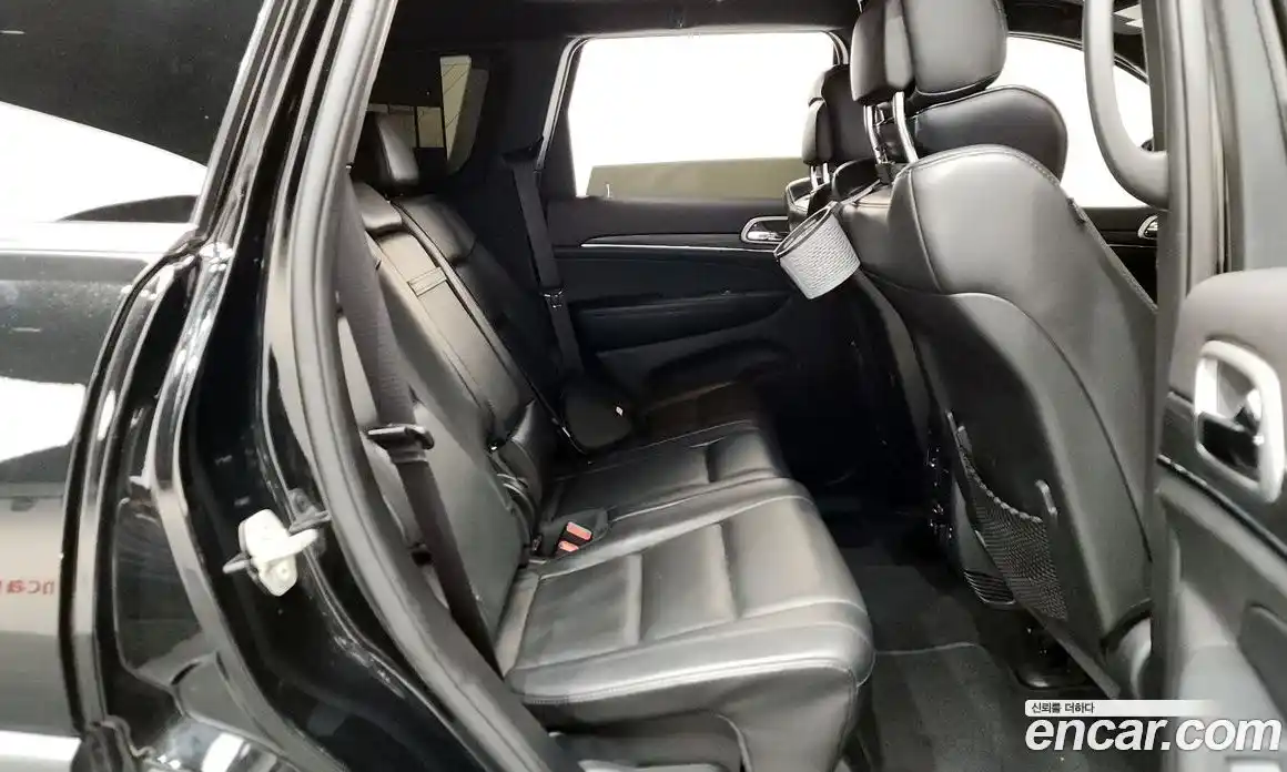 Jeep Cherokee 2019 3.6 гидро в Москве № 232566, фото 12