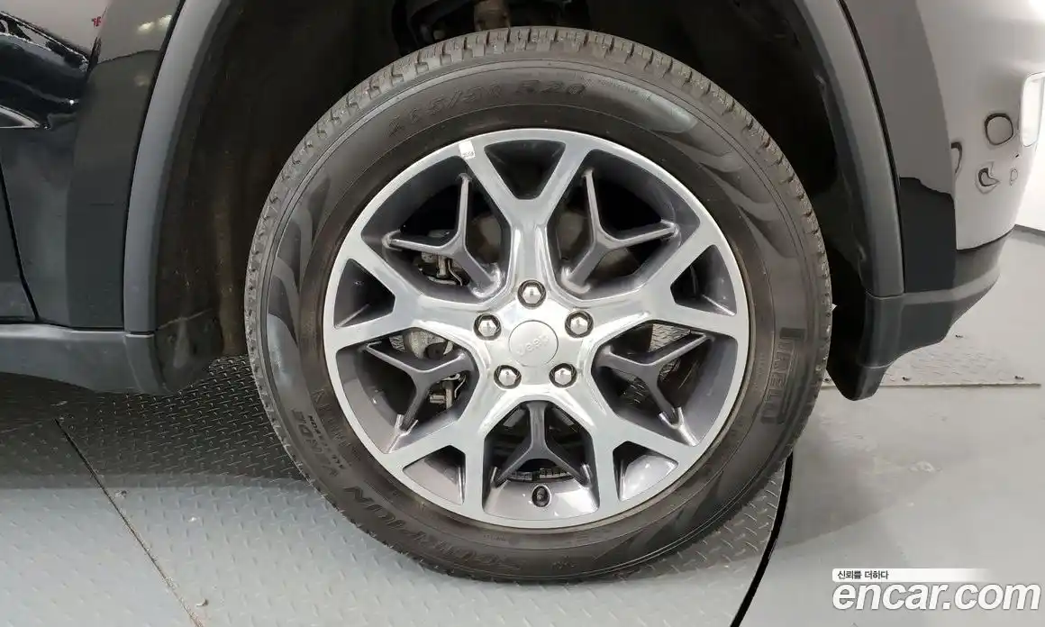 Jeep Cherokee 2019 3.6 гидро в Москве № 232566, фото 5