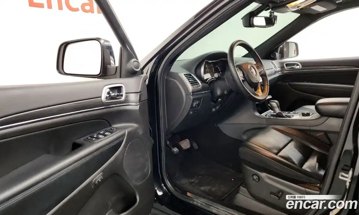 Jeep Cherokee 2019 3.6 гидро в Москве № 232566, фото 10