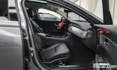 Jaguar XF 2019 2.0 гидро в Москве № 256051, миниатюра 11