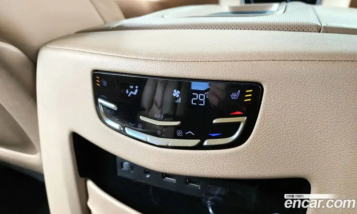 Cadillac Escalade 2020 6.2 гидро в Москве № 256460, фото 19