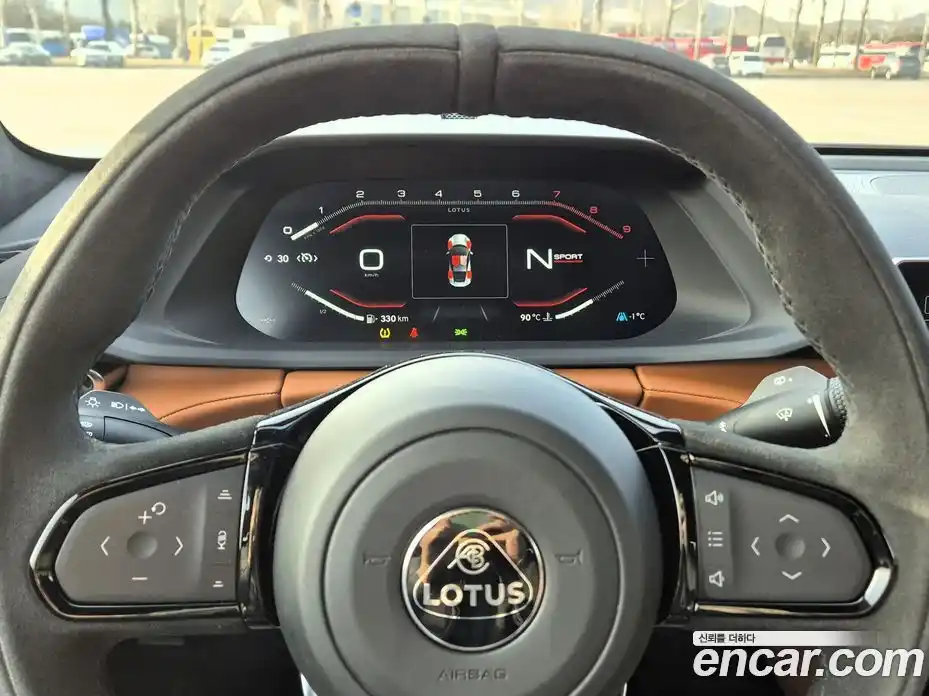 Lotus Emira 2024 3.5 механика в Москве № 256852, фото 11