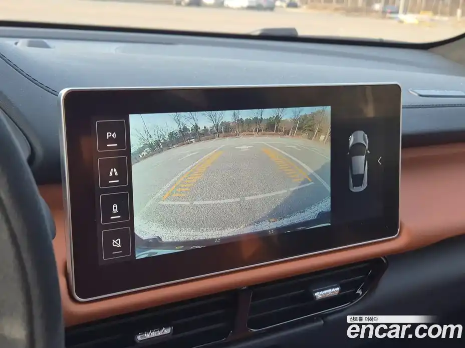 Lotus Emira 2024 3.5 механика в Москве № 256852, фото 13