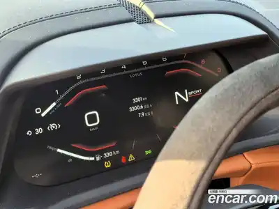 Lotus Emira 2024 3.5 механика в Москве № 256852, миниатюра 8