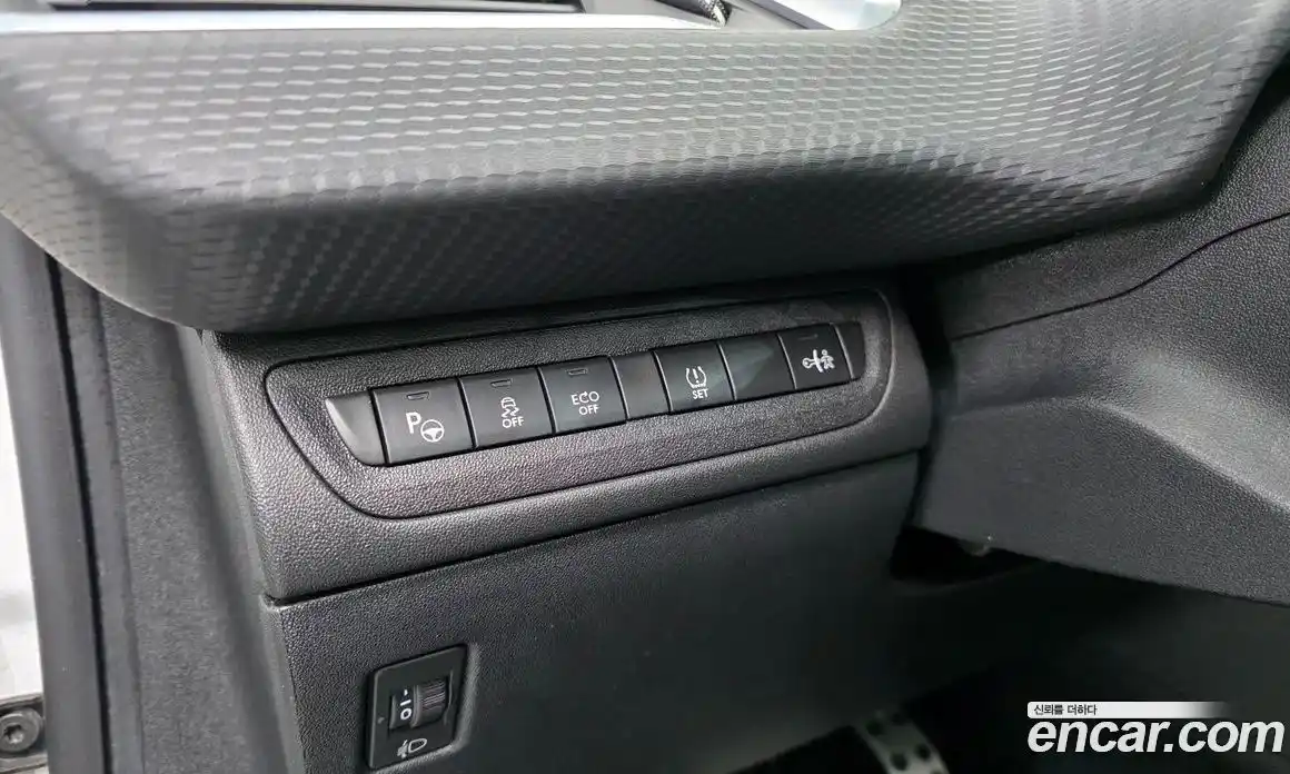 Peugeot 2008 2015 1.6 гидро в Москве № 257720, фото 13