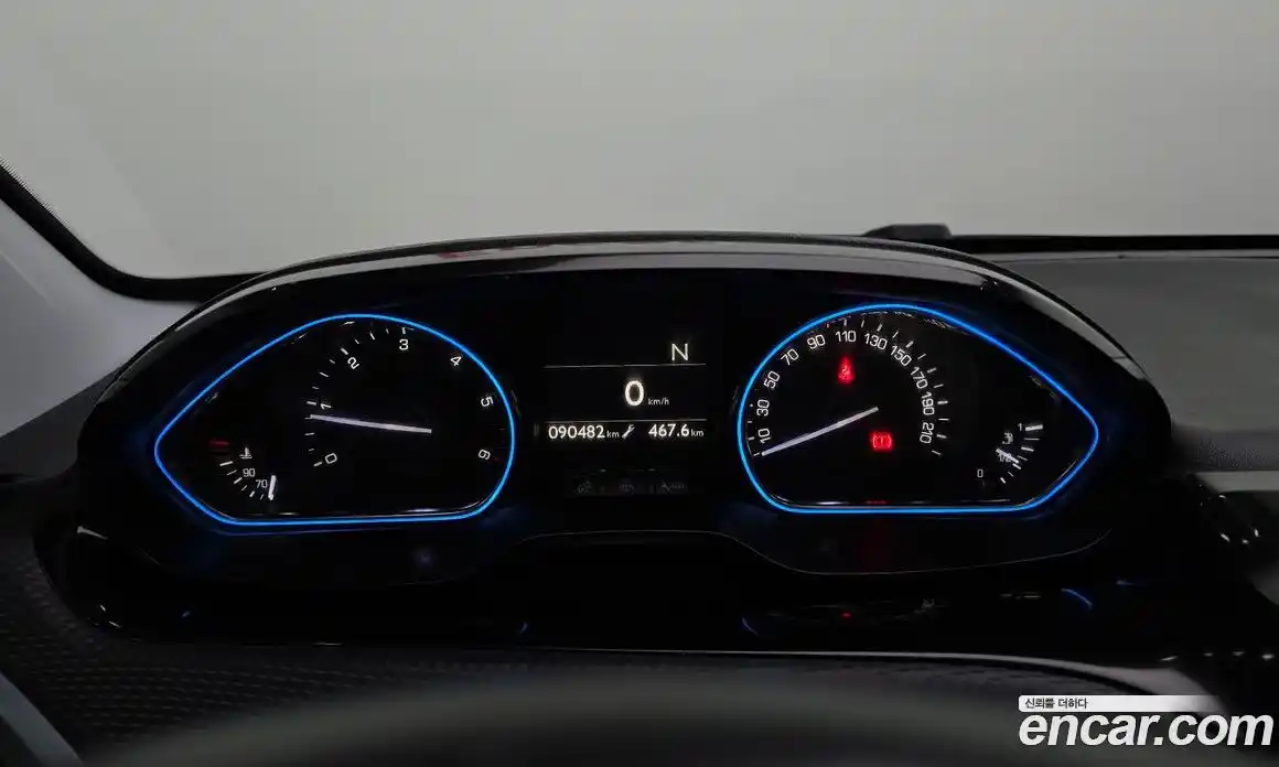 Peugeot 2008 2015 1.6 гидро в Москве № 257720, фото 8