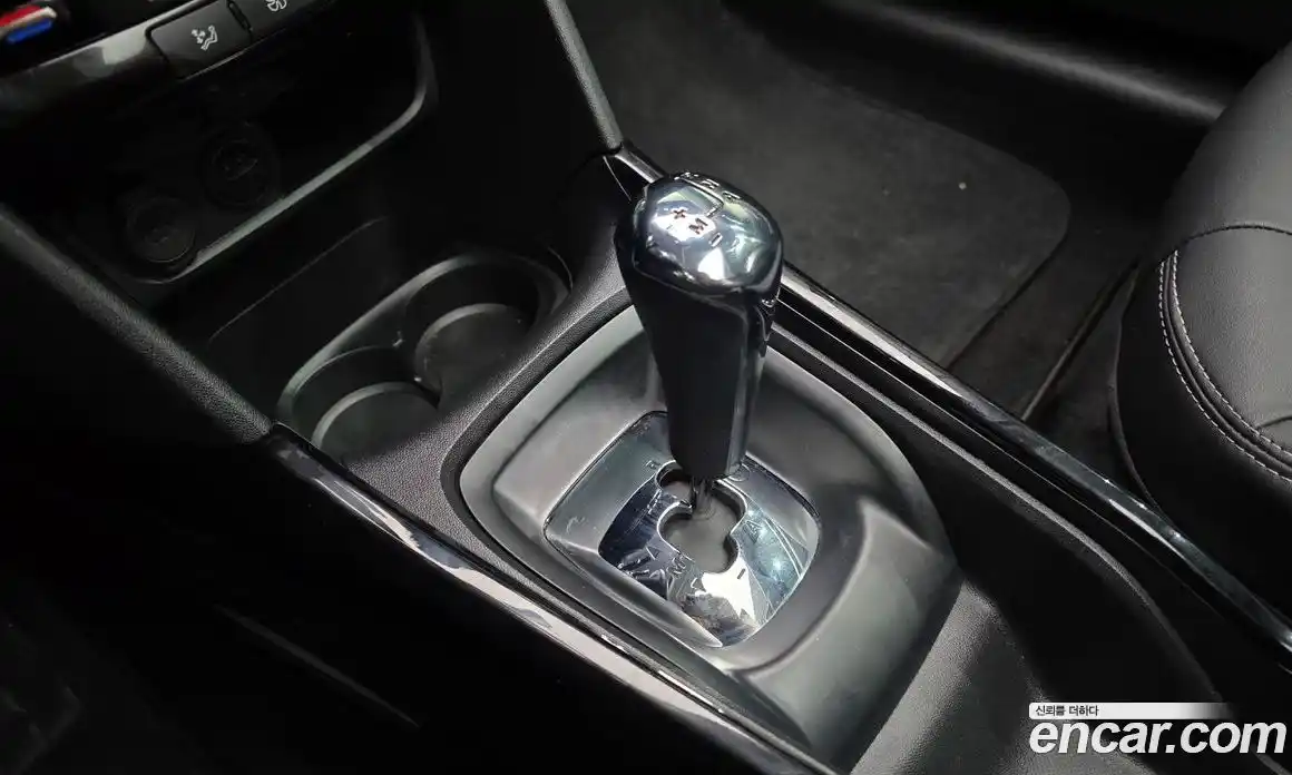 Peugeot 2008 2015 1.6 гидро в Москве № 257720, фото 9