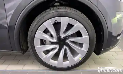 Tesla Model Y 2025 0.2 гидро в Москве № 274345, миниатюра 5