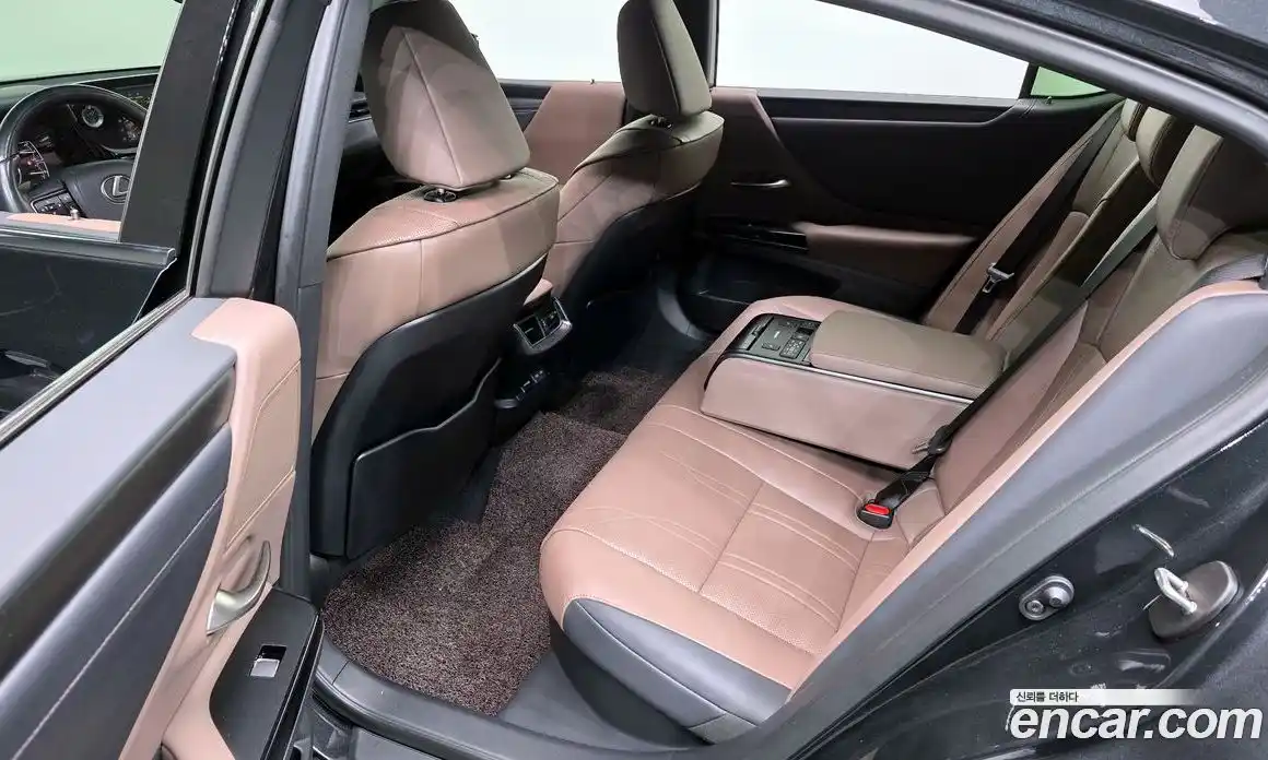 Lexus ES 2023 2.5 гидро в Москве № 275447, фото 12