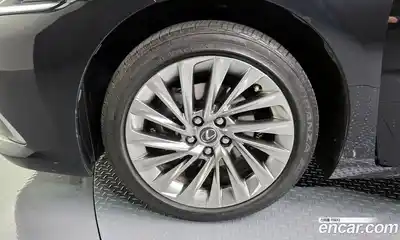 Lexus ES 2023 2.5 гидро в Москве № 275447, миниатюра 5