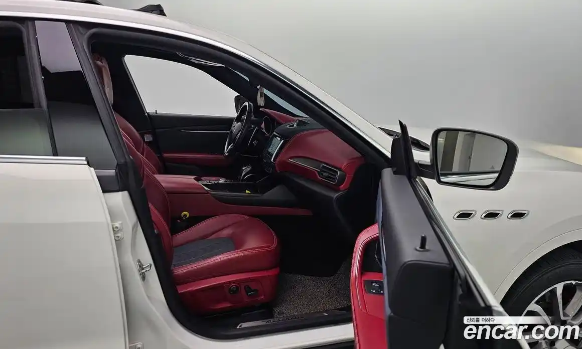 Maserati Levante 2019 3.0 гидро в Москве № 282851, фото 11