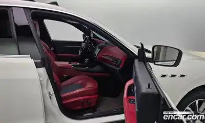 Maserati Levante 2019 3.0 гидро в Москве № 282851, миниатюра 11