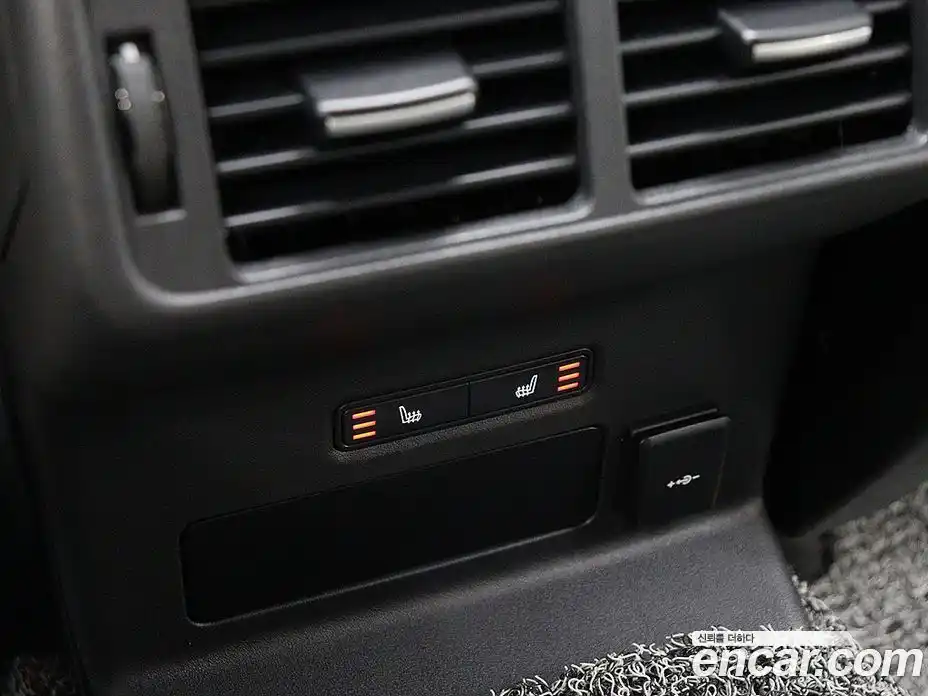 Land Rover Range-Rover Velar 2023 2.0 гидро в Москве № 316417, фото 13
