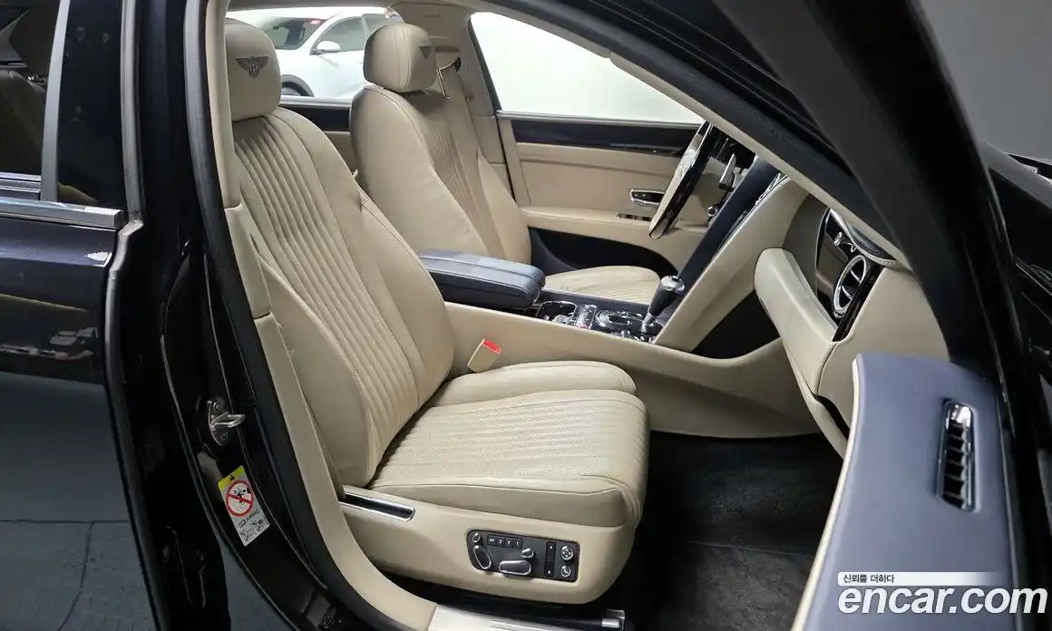 Bentley Flying Spur 2018 4.0 гидро в Москве № 387216, фото 12