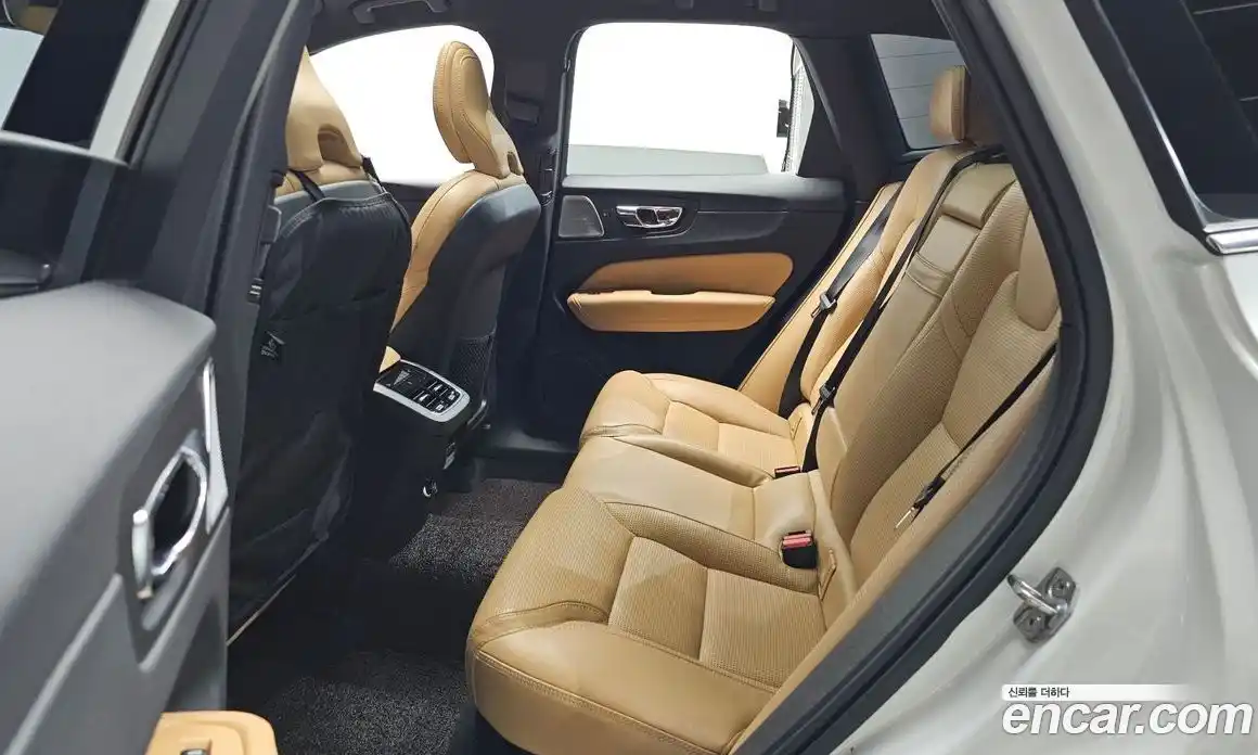 Volvo XC60 2019 2.0 гидро в Москве № 429986, фото 12