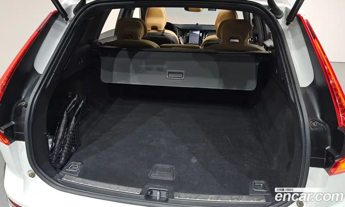 Volvo XC60 2019 2.0 гидро в Москве № 429986, фото 20