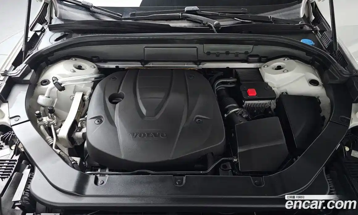 Volvo XC60 2019 2.0 гидро в Москве № 429986, фото 6