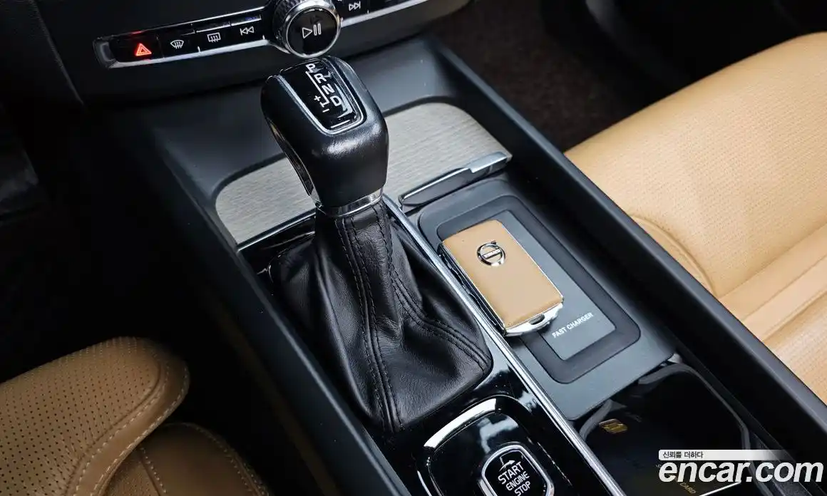 Volvo XC60 2019 2.0 гидро в Москве № 429986, фото 9