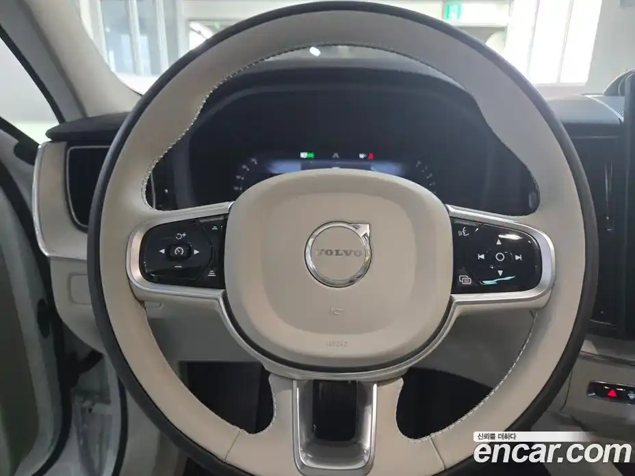 Volvo XC60 2025 2.0 гидро в Москве № 469997, фото 15
