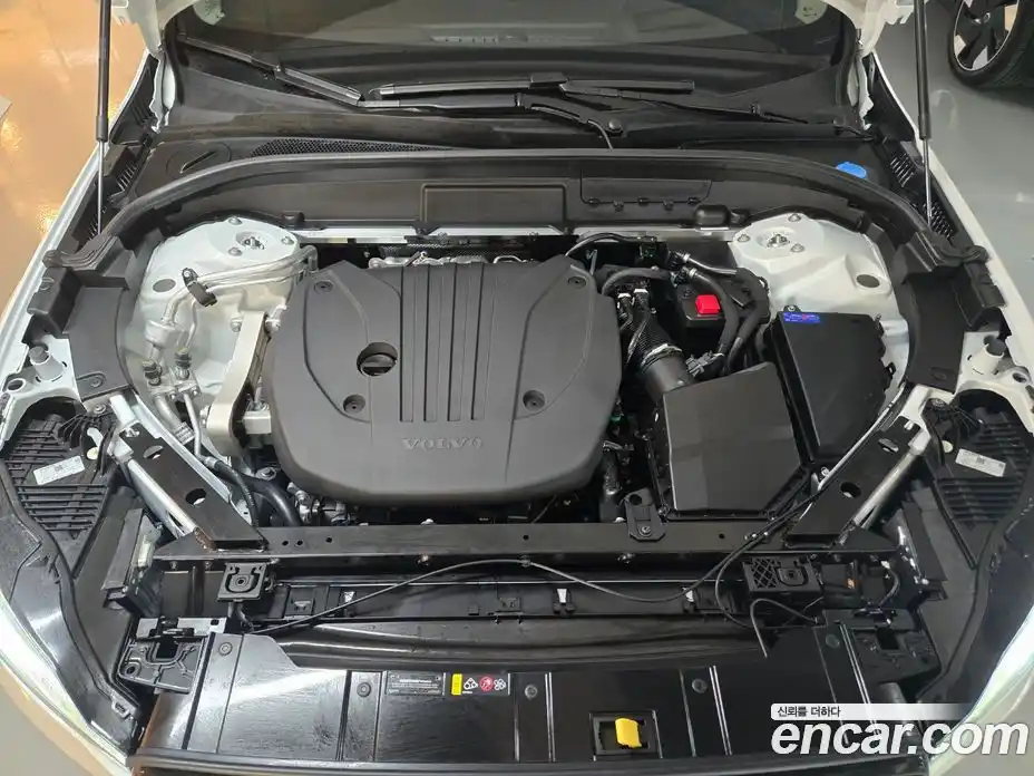 Volvo XC60 2025 2.0 гидро в Москве № 469997, фото 6