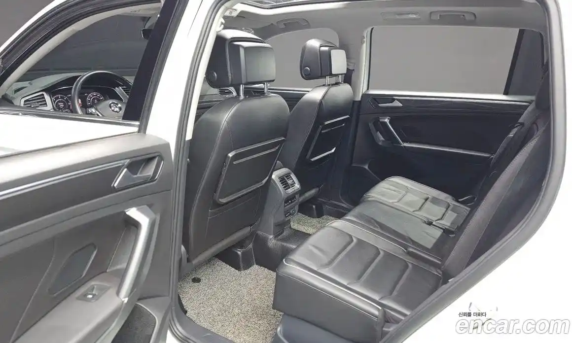 Volkswagen Tiguan 2018 2.0 гидро в Москве № 472130, фото 12