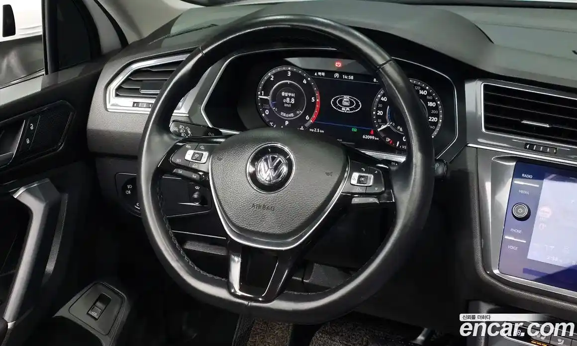 Volkswagen Tiguan 2018 2.0 гидро в Москве № 472130, фото 13