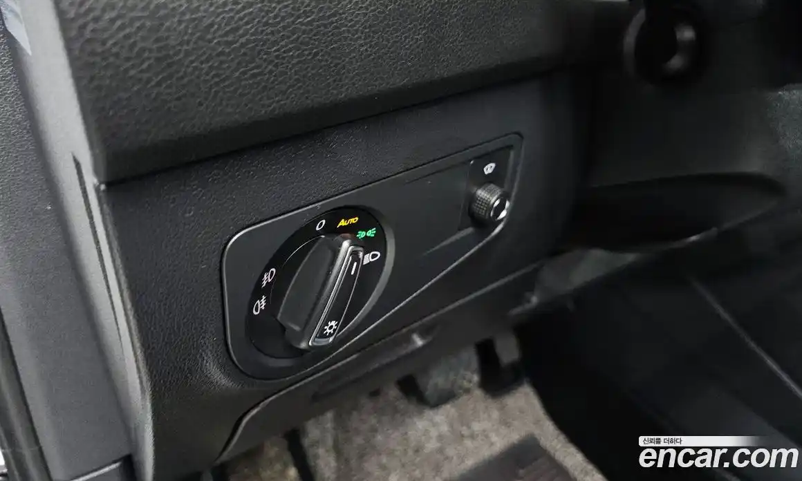 Volkswagen Tiguan 2018 2.0 гидро в Москве № 472130, фото 17