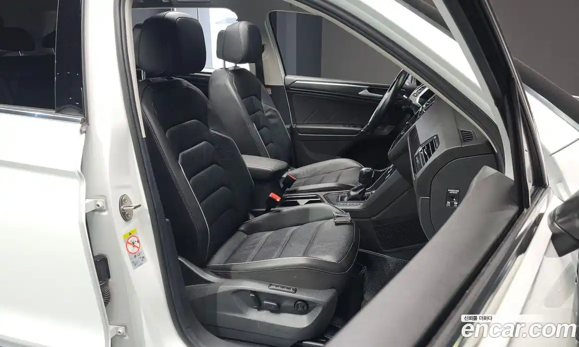 Volkswagen Tiguan 2018 2.0 гидро в Москве № 472130, фото 10