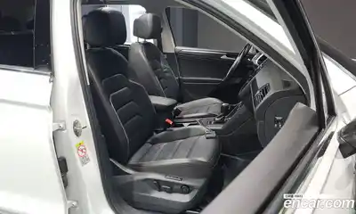 Volkswagen Tiguan 2018 2.0 гидро в Москве № 472130, миниатюра 10