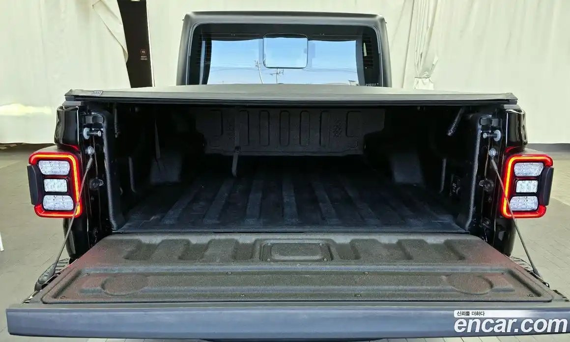 Jeep Gladiator 2021 3.6 гидро в Москве № 472663, фото 20
